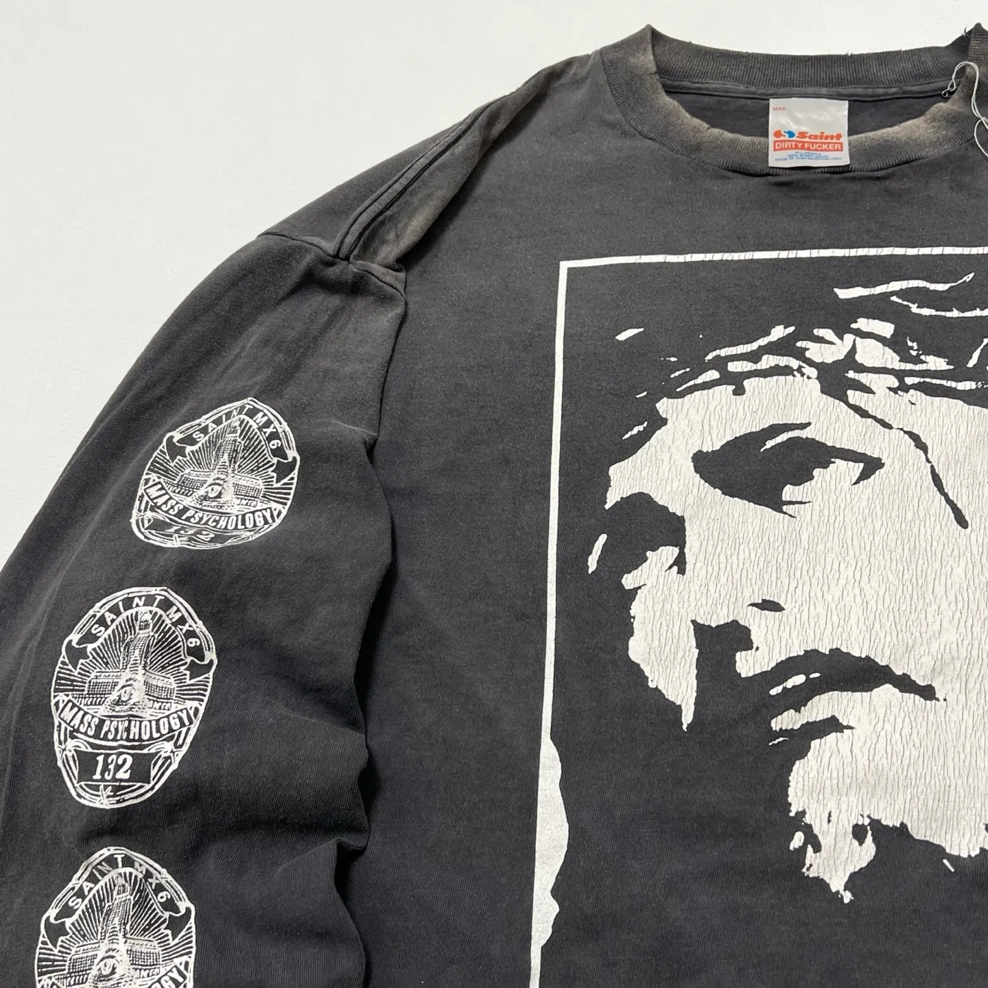 SAINT Mxxxxxx LOVE SAINT LS TEE/BLK LOVE SAINT Big Jesus washed and distressed long sleeves, washed black S-XL, cylindrical cloth Assute dyeing, heavy washing and water fading, pure hand-splashed ink holes, simulated natural fading and old effects, correct version, correct main mark/washed mark/angel anti-counterfeiting label, OEM by domestic top printing factory, top purchasing agent level